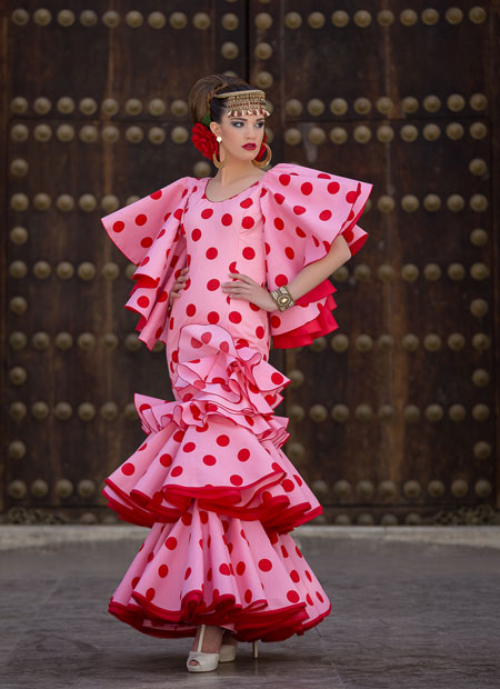 Diseño propio de trajes de flamenca en Almería por Curro Ruiz